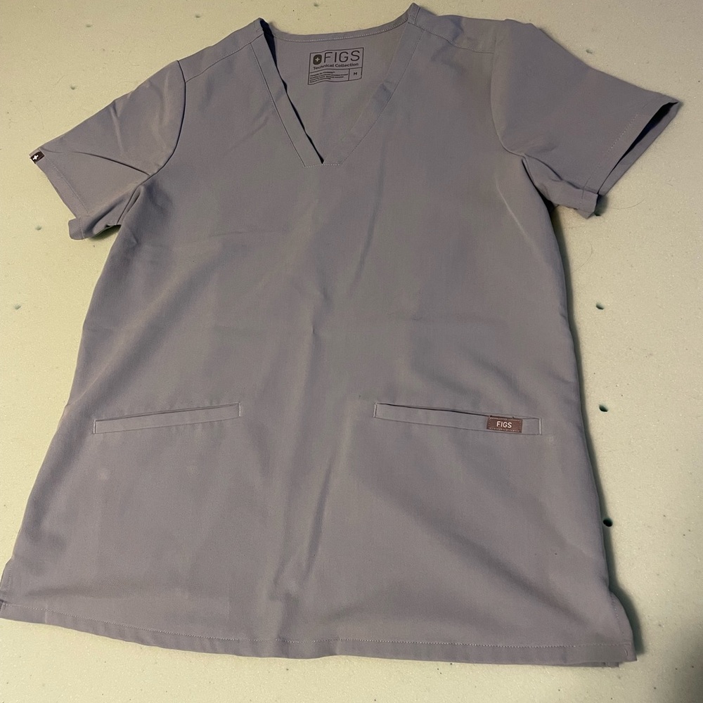 Figs Dusty Blue Casma Three-Pocket Scrub Top Medium